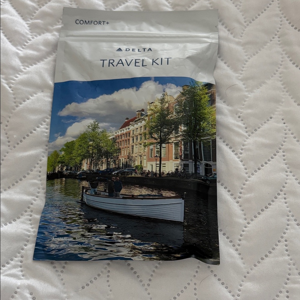 Delta Comfort+ Travel Kit with Canal Scene